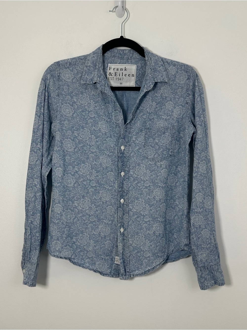 Frank & Eileen Women’s XS Blue Floral Linen Cotton Button Down Shirt